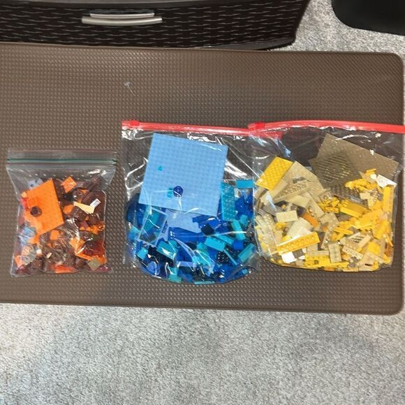 Lego Almost 2.50 lbs Bricks Blue Orange Brown Yellow Taupe Creme Colors Sorted - Picture 2 of 4